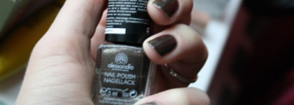 Лак цвета золотистых глаз