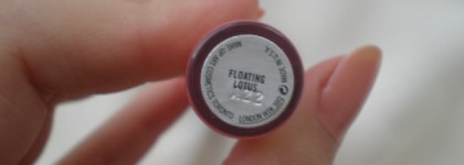 Блески для губ MAC Cremesheen Glass в оттенках Right Image и Floating Lotus