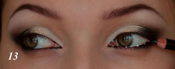 Золотой макияж на светлые глаза