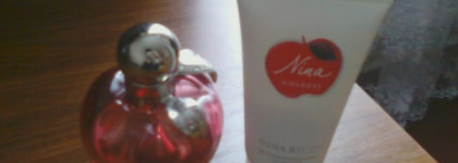 Сладкий десерт -  набор Nina Ricci «Nina»: туалетная вода, туалетная вода в миниатюре и парфюмированный крем