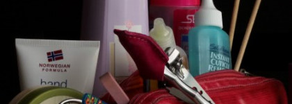 Мне памятник не рукотворный, но маникюрный