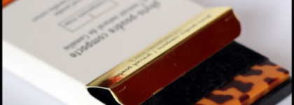 Пудра, которая есть, даже если её никто не видит. Sisley Phyto-Poudre Compacte a l'extrait naturel Camelia, 2 transparente irisee