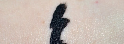 Гелевая подводка Essence №01 Midnight in Paris