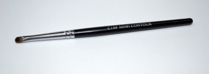 Гелевая подводка Essence №01 Midnight in Paris