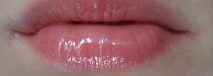 Бальзамчик для губ Essence glossy lipbalm sparkling cherry