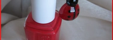 Сущность божьей коровки. Лак Essie Escaapades № 642