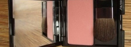 Shiseido Luminizing Satin Face Color – Румяна с шелковистой текстурой и эффектом сияния «Гвоздика» RK304