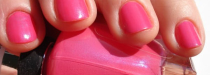 Яркая фуксия от Sally Hansen