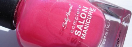 Яркая фуксия от Sally Hansen