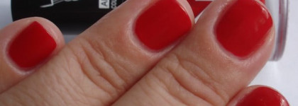 Вполне летний красный -  Rimmel Lycra Pro #323 Riviera Red