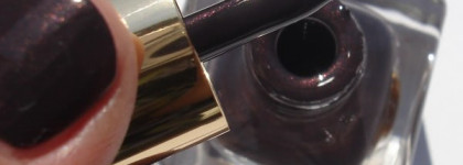 Капелька раскалённой лавы в кубике льда