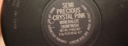 Искрящийся праздник с МАС Semi Precious Crystal Pink Mineralize Skinfinish