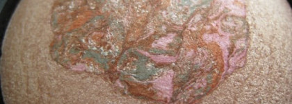 Искрящийся праздник с МАС Semi Precious Crystal Pink Mineralize Skinfinish