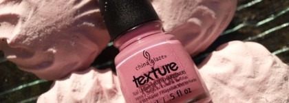 Зефирный маникюр с лаком China Glaze, Unrefined, Texture Nail Lacquer 81280