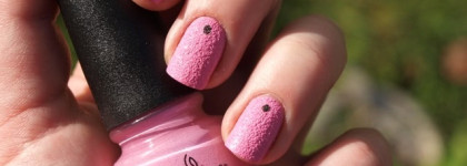 Зефирный маникюр с лаком China Glaze, Unrefined, Texture Nail Lacquer 81280