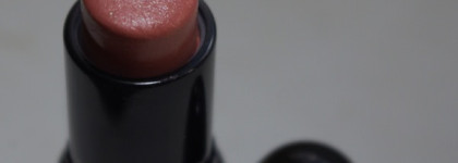 Остальные стесняются. Помада MAC Cremesheen Lipstick в оттенке Shy Girl