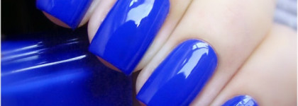 Anny Rock The Hill и вариант праздничного маникюра