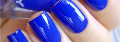 Anny Rock The Hill и вариант праздничного маникюра