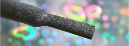 Жидкая радуга на ноготках - NailLook Holographic