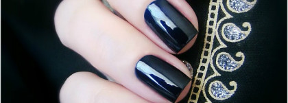 Yves Saint Laurent La Laque Couture 17 Bleu Cobalt