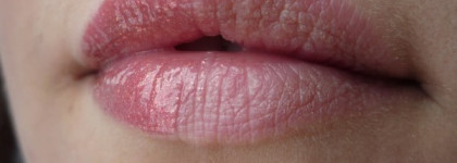 Моя любовь навсегда - блески Chanel Lèvres Scintillantes Glossimer. 128 Meteore, 149 Nakkar и 119 Wild Rose