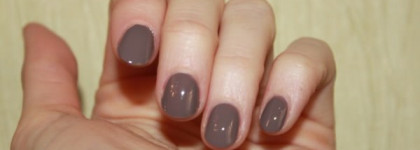 Шторм в голубой лагуне с лаками Revlon