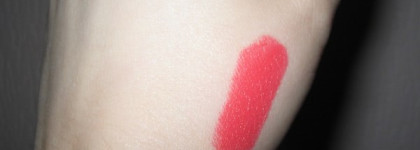 Коралловое настроение с помадой Kate Moss № 13 от Rimmel