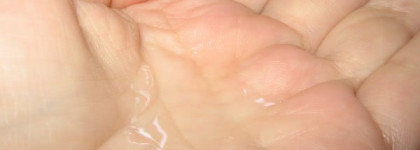 Увлажняем лицо за 3 секунды  с 3 Seconds Starter Hyaluronic Acid от Holika Holika