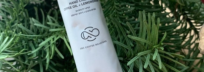 Знакомство с двумя продуктами от армянского бренда 22|11 cosmetics