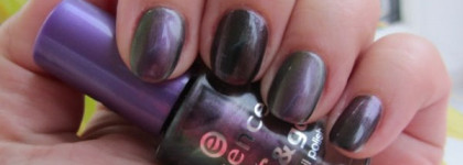 Сравнение лаков-"родственников" от ТМ Essence