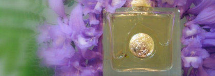 Versace by Versace - простой и чистый цветочный аромат