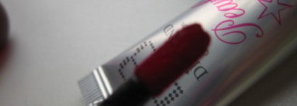 Сочные губки, румяные щечки - обращайтесь к Tony Moly Mini Tint, в оттенке №1 Cherry Pink