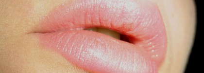 Помада Avon Розовое золото в оттенке Luxurious Blush (добавила фото)