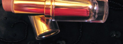 Сияющие и объемные губки c помадой Avon Anew Silky Pink