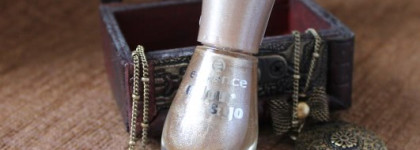 Золотой дуэт Maxi Color Style laquer №068 и Essence №140 Go bold