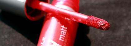 Essence stay matt lip cream 04 Silky Red