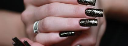 China Glaze коллекция Monster's Ball #81491 "Batmyeyes"