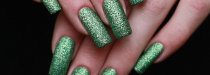 China Glaze Nail lacquer with hardeners #81399 "This Is Tree-mendous"