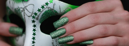 China Glaze Nail lacquer with hardeners #81399 "This Is Tree-mendous"