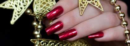 China Glaze "Just be-claws"