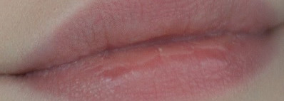 Essence stay with me longlasting lipgloss #07 kiss kiss kiss "губы джокера" и каноничный дак-фейс