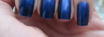 Космический синий от Essence