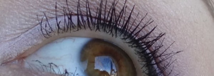 Maybelline the Colossal volum' express Mascara Black & Artdeco Long Lasting Liner 01