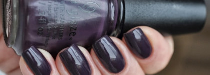 Лаки для ногтей: China Glaze charmed, I'm sure. China Glaze all a flutter. China Glaze gossip over gimlets