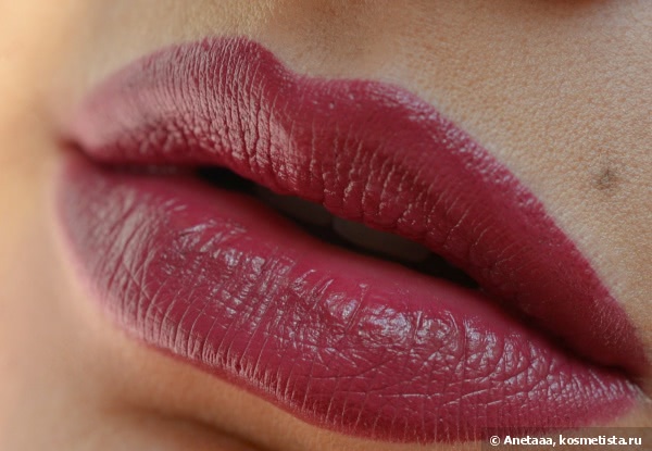 Dolce & Gabbana Monica Voluptuous Lipstick 120 Magnetic Monica