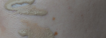 Lancome Nude Miracle Liquid-to-Powder Makeup Weightless Feel Bare Matte Finish SPF 15 - 110 ivoire (c)