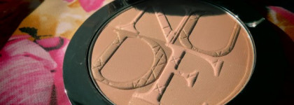 Лето пришло: сияющая оттеночная пудра Diorskin Nude Tan – Eclat 001 Aurore