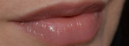 Немного Chanel (Joues Contraste 84 Accent; Rouge Coco Shine 73 Chic; Le Vernis 667 Bel-Argus)