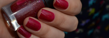 Малиновая парочка: Dior Addict Extreme #866 Paparazzi; Maybelline Colorama #54