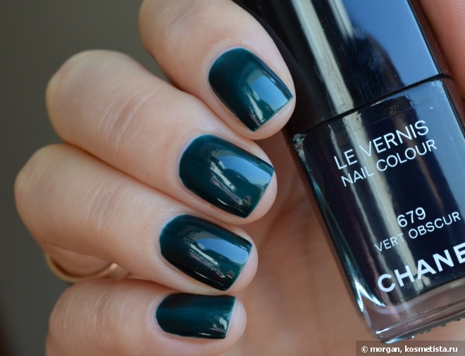 Chanel Le Vernis Nail Colour #679 Vert Obscur